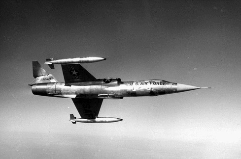 http://astro-notes.org/memo/f104g-en-vol.jpg