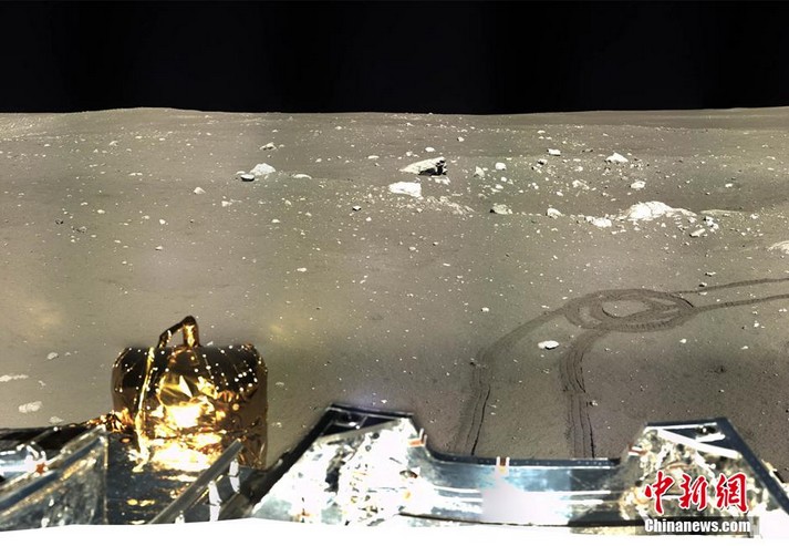 http://astro-notes.org/memo/yutu traces lunaires.jpg